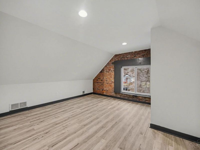 112 Valencia Street, Cincinnati, OH 45219 Photo 18
