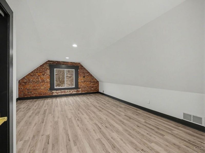 112 Valencia Street, Cincinnati, OH 45219 Photo 21