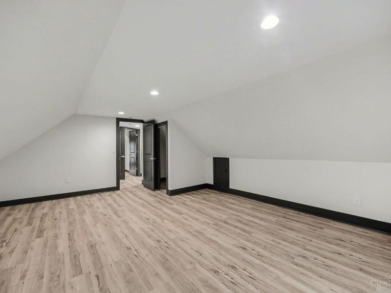 112 Valencia Street, Cincinnati, OH 45219 Photo 22
