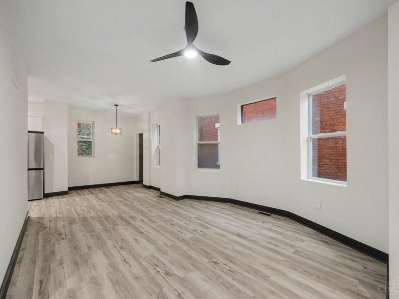 112 Valencia Street, Cincinnati, OH 45219 Photo 4