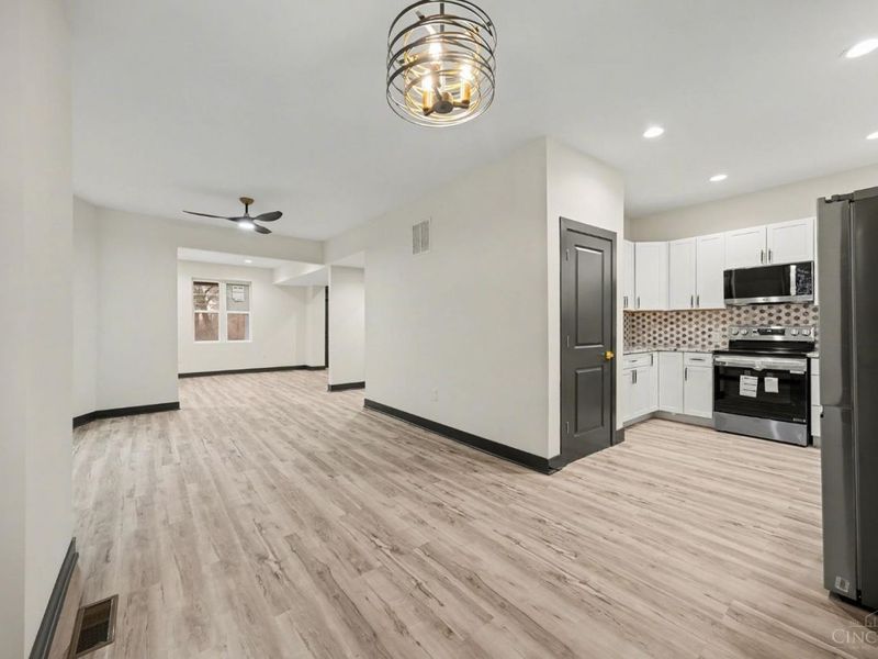 112 Valencia Street, Cincinnati, OH 45219 Photo 5