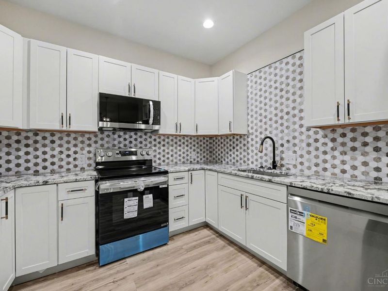 112 Valencia Street, Cincinnati, OH 45219 Photo 8