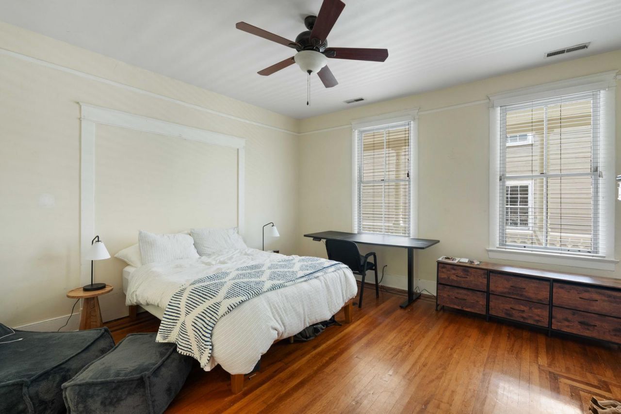 77 Pitt Street Photo 25