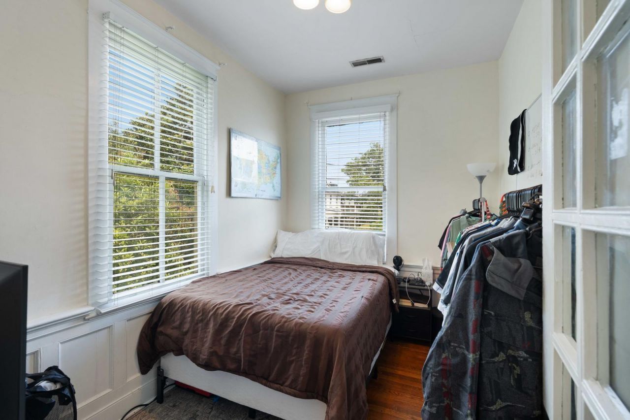 77 Pitt Street Photo 27