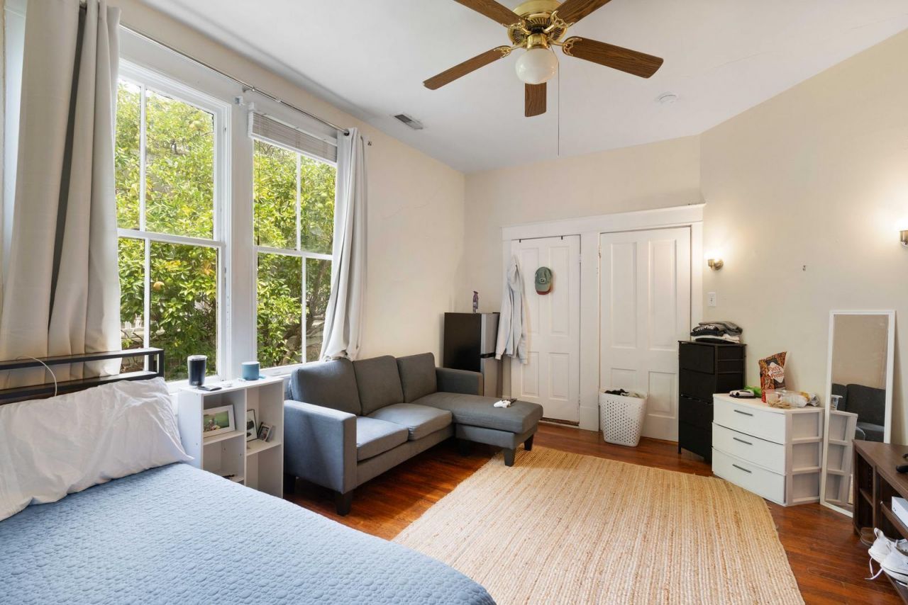 77 Pitt Street Photo 36