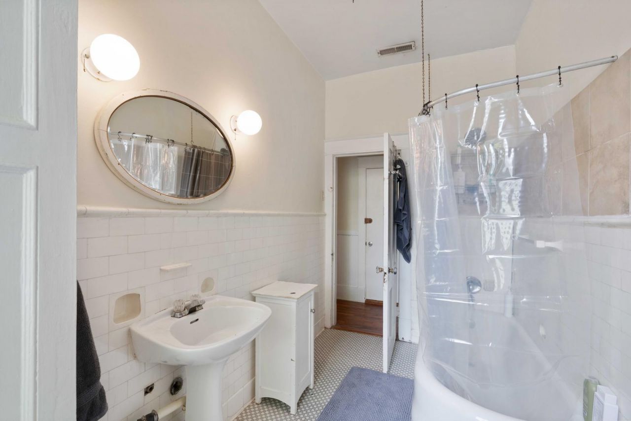 77 Pitt Street Photo 38