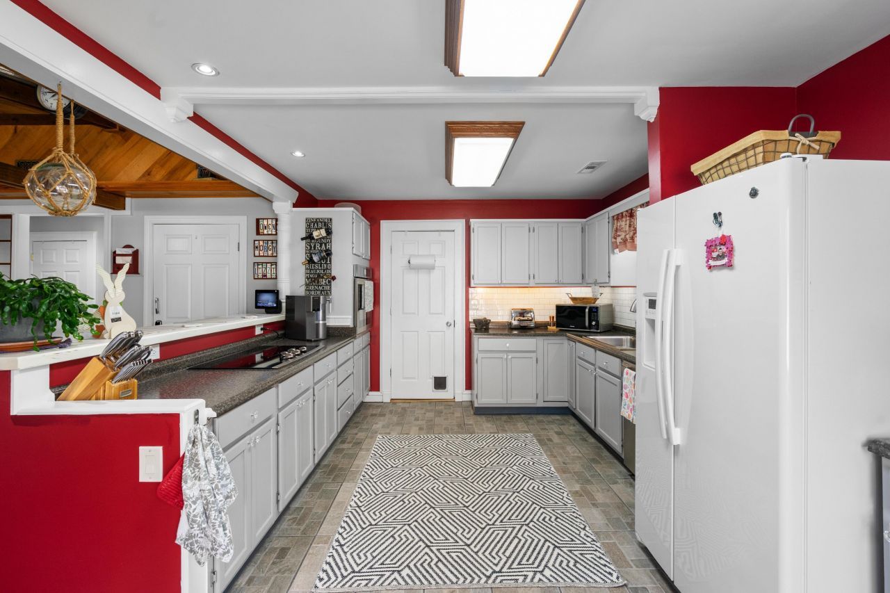 111 Canaberry Circle Photo 10