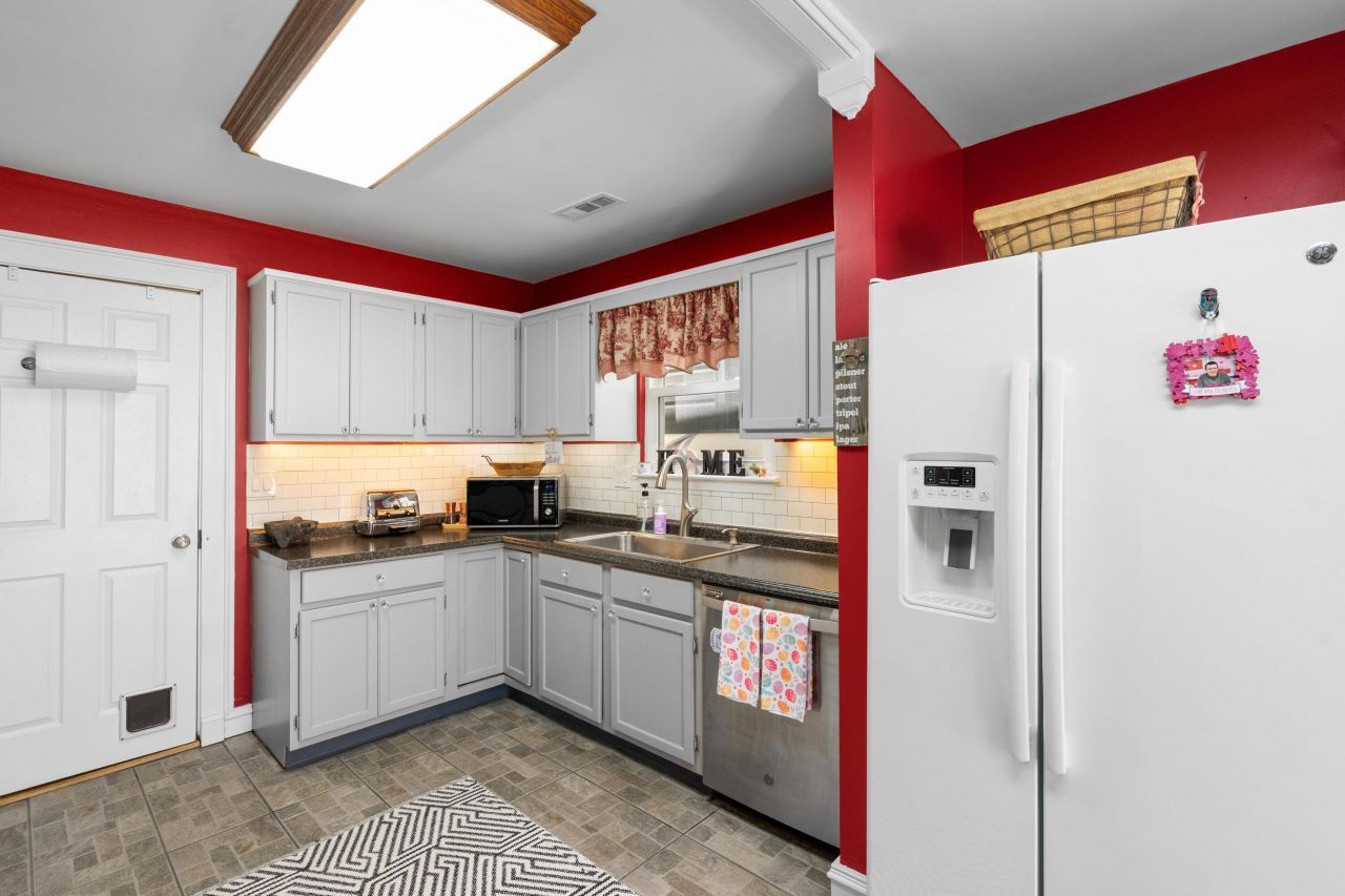 111 Canaberry Circle Photo 12