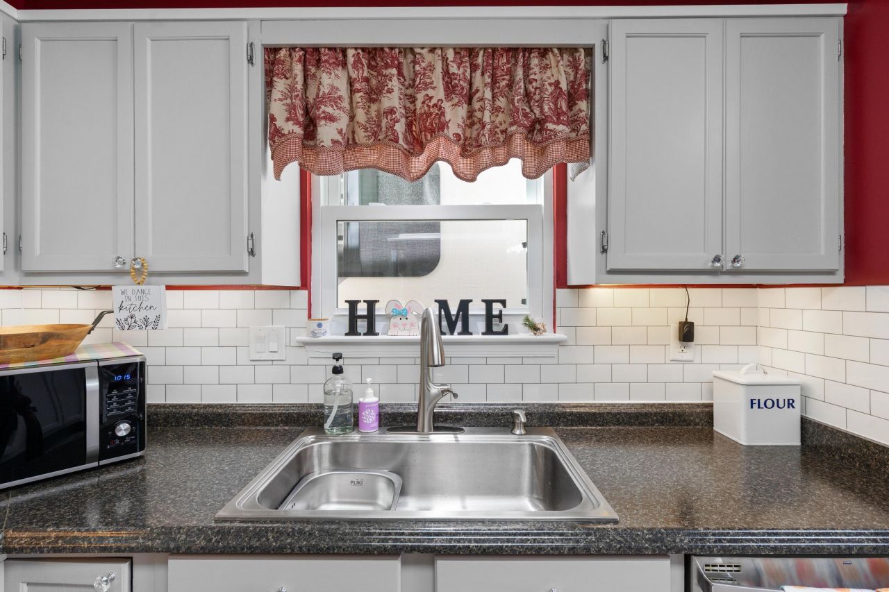 111 Canaberry Circle Photo 13