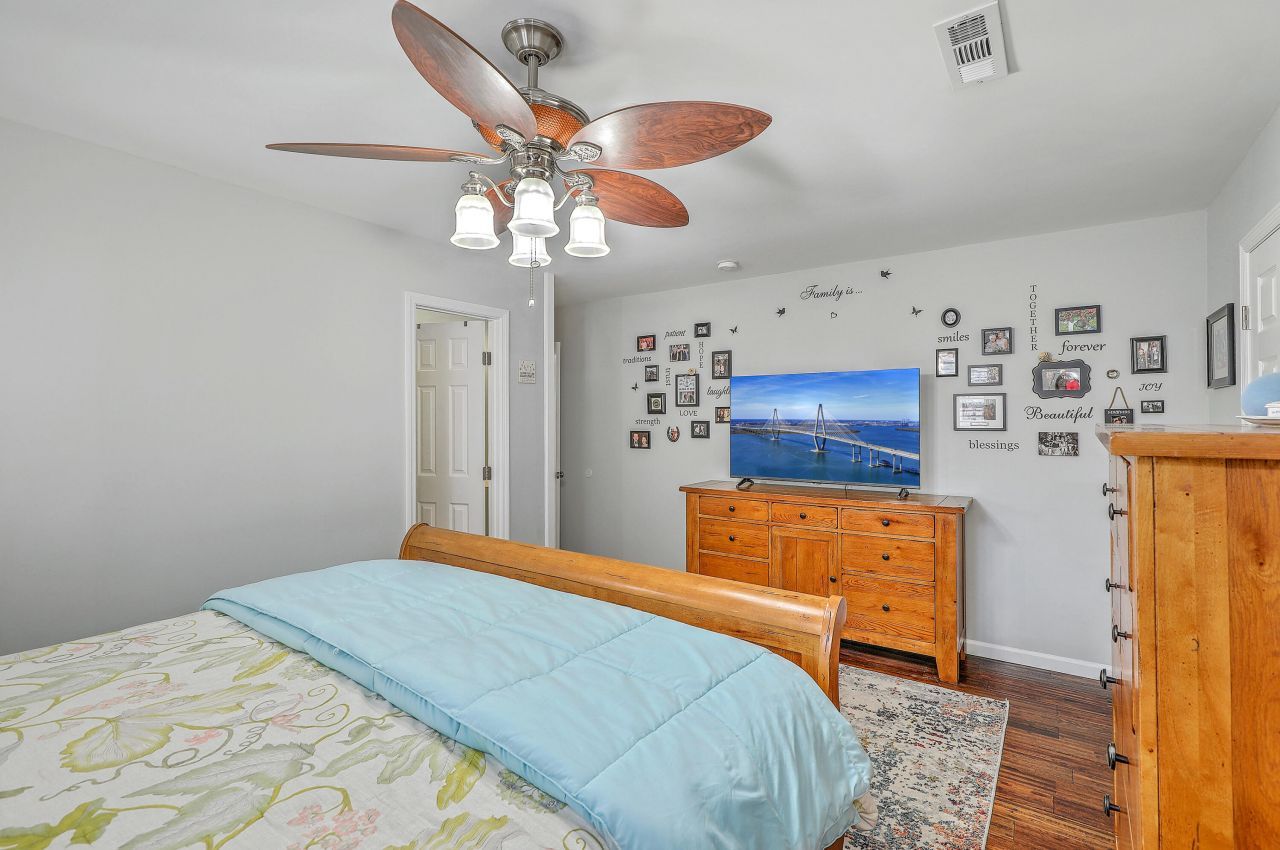 111 Canaberry Circle Photo 18