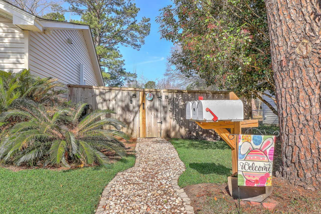 111 Canaberry Circle Photo 31