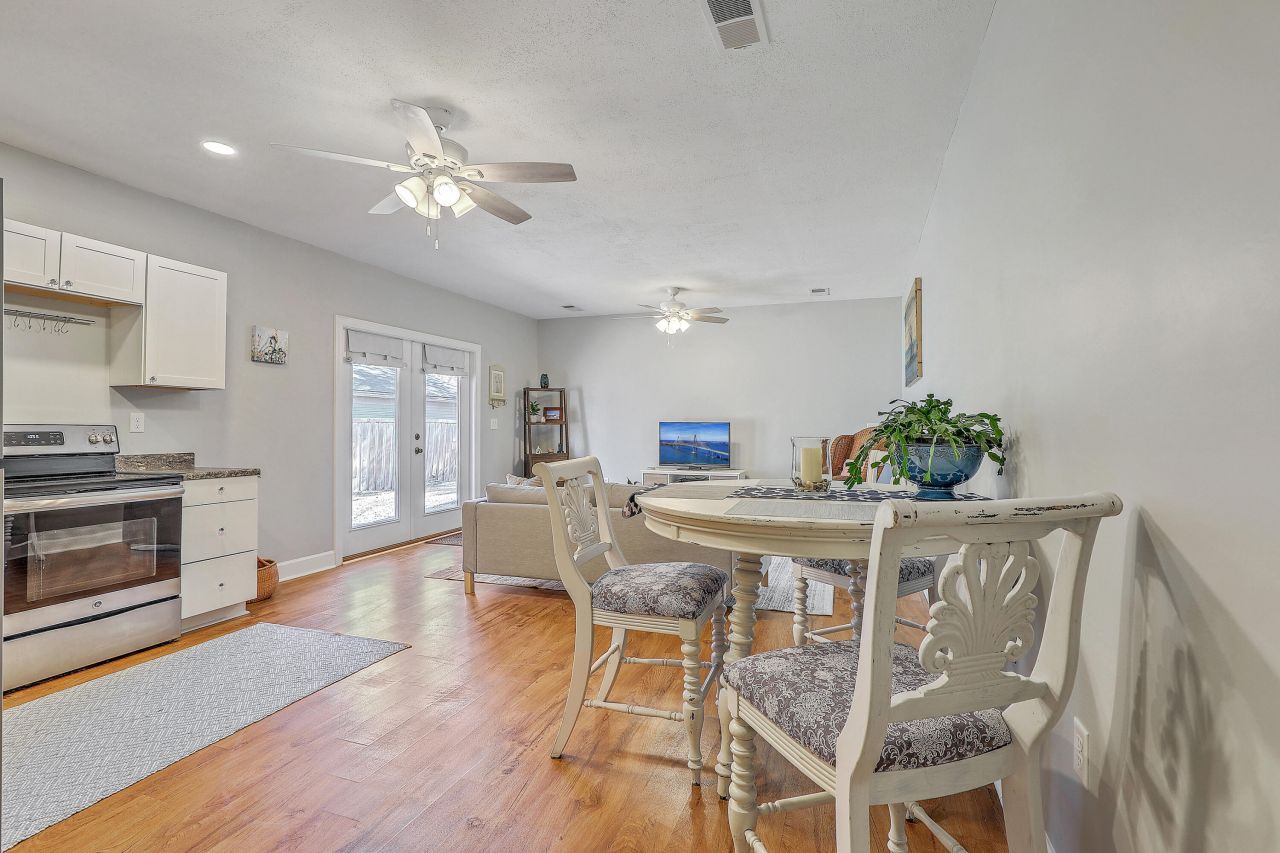 111 Canaberry Circle Photo 37