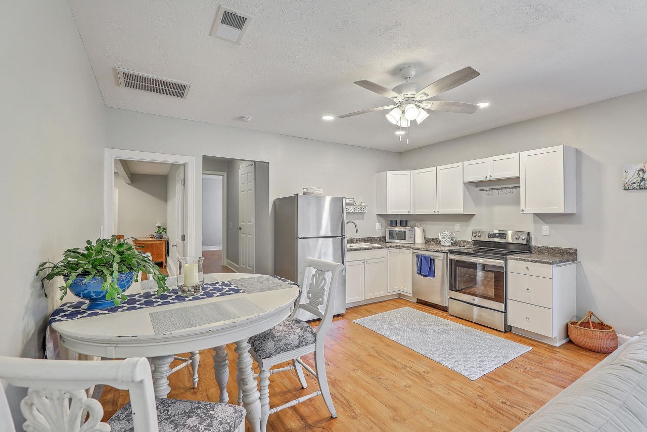 111 Canaberry Circle Photo 5