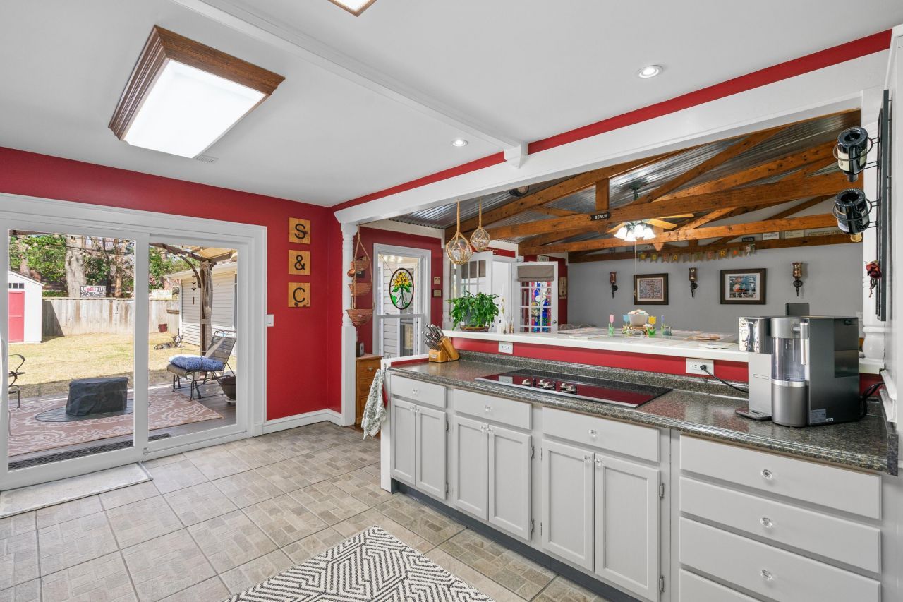 111 Canaberry Circle Photo 7