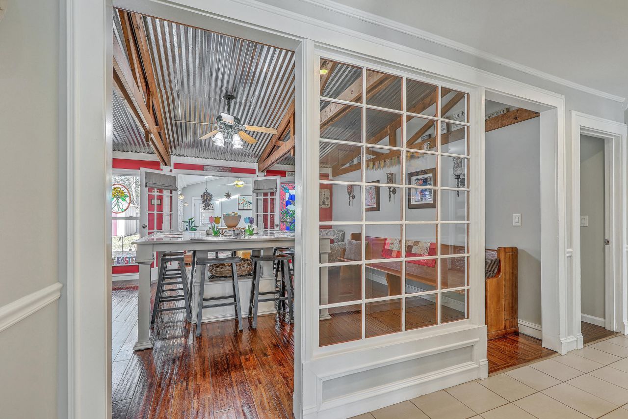 111 Canaberry Circle Photo 8