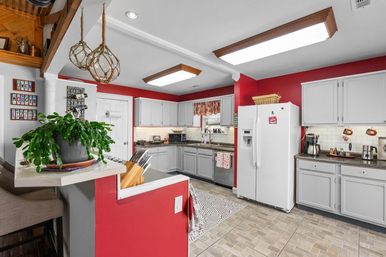 111 Canaberry Circle Photo 9