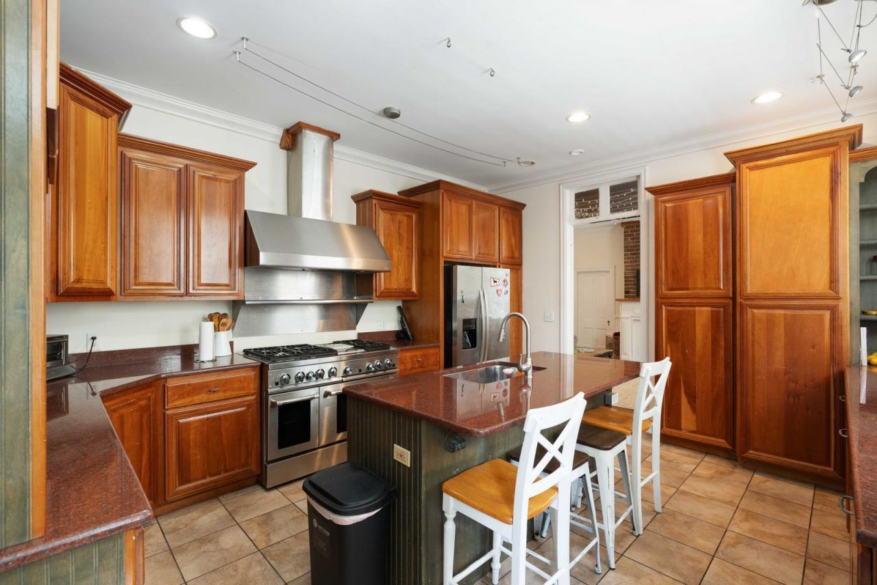 77 Pitt Street Photo 15