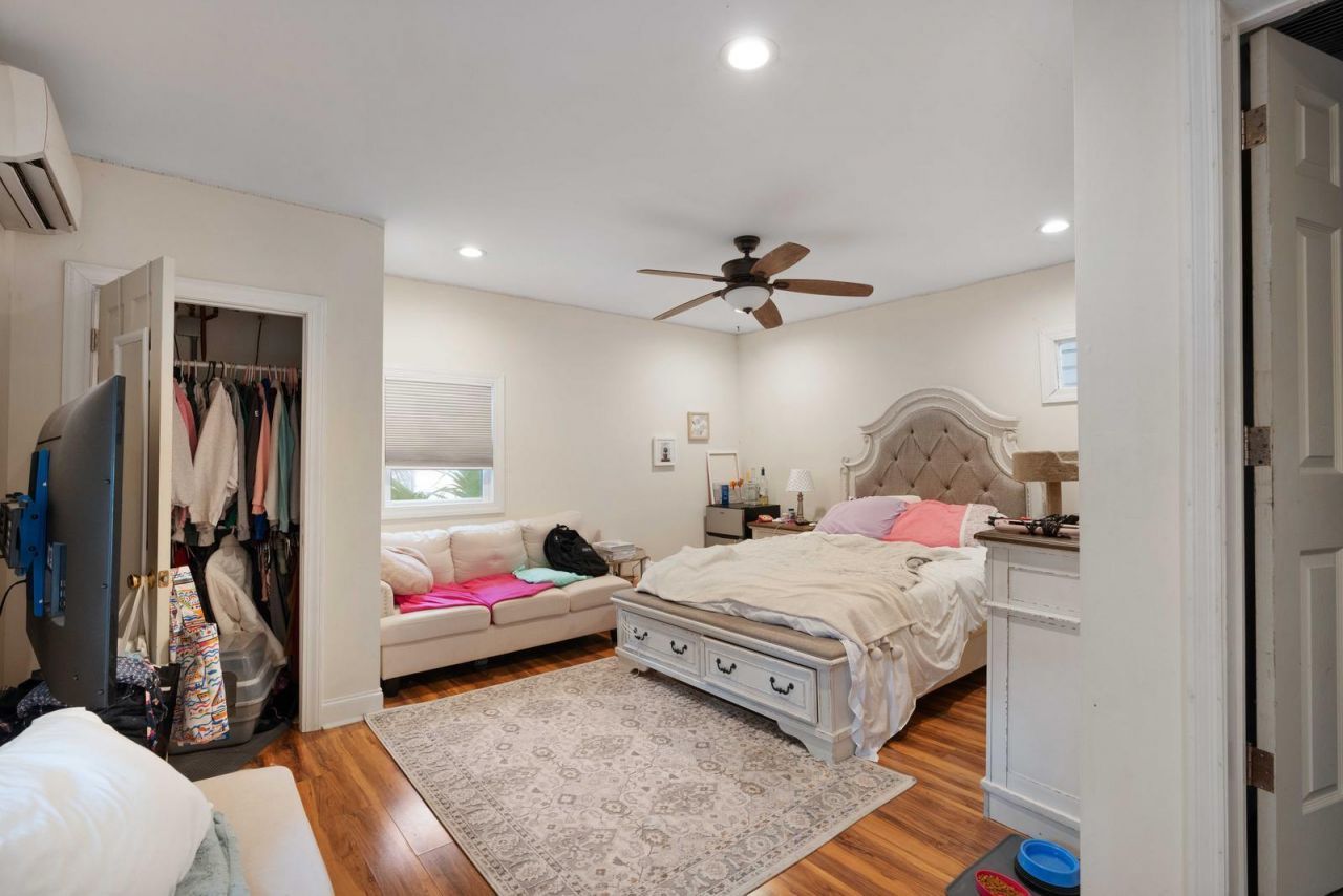 77 Pitt Street Photo 18