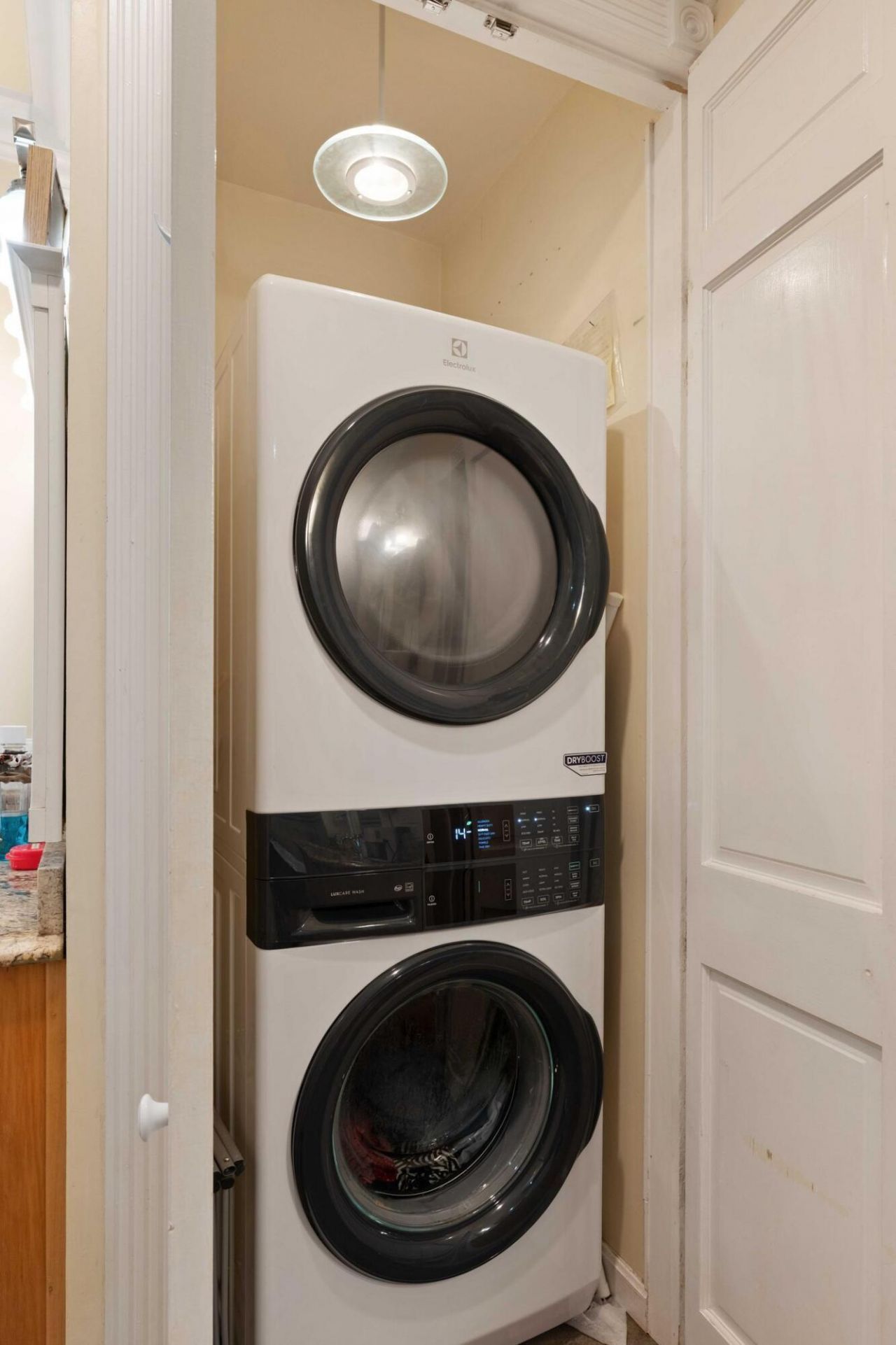 77 Pitt Street Photo 21