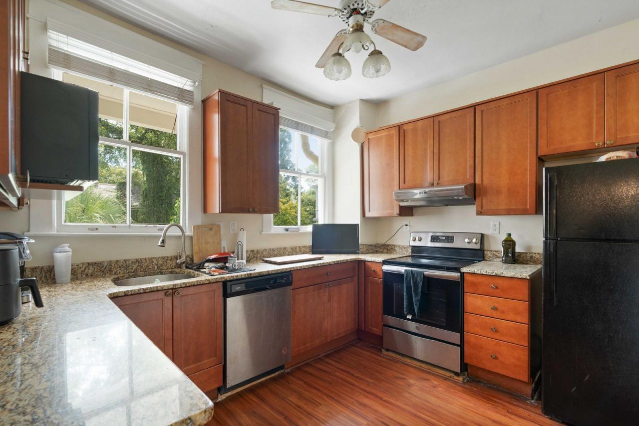 77 Pitt Street Photo 33