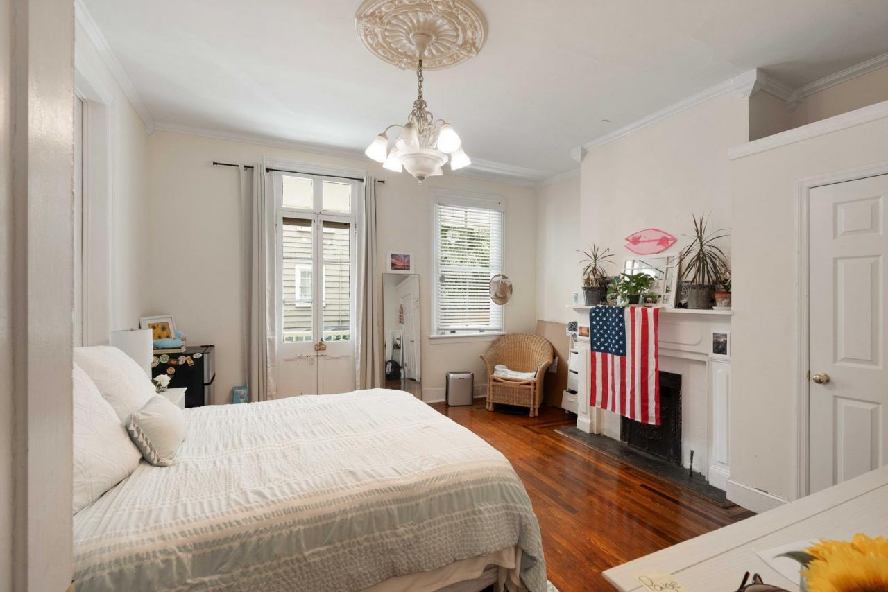 77 Pitt Street Photo 8