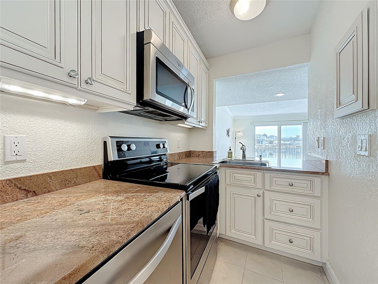 1361 Snell Isle Boulevard Ne, Unit 6, Saint Petersburg, FL 33704 Photo