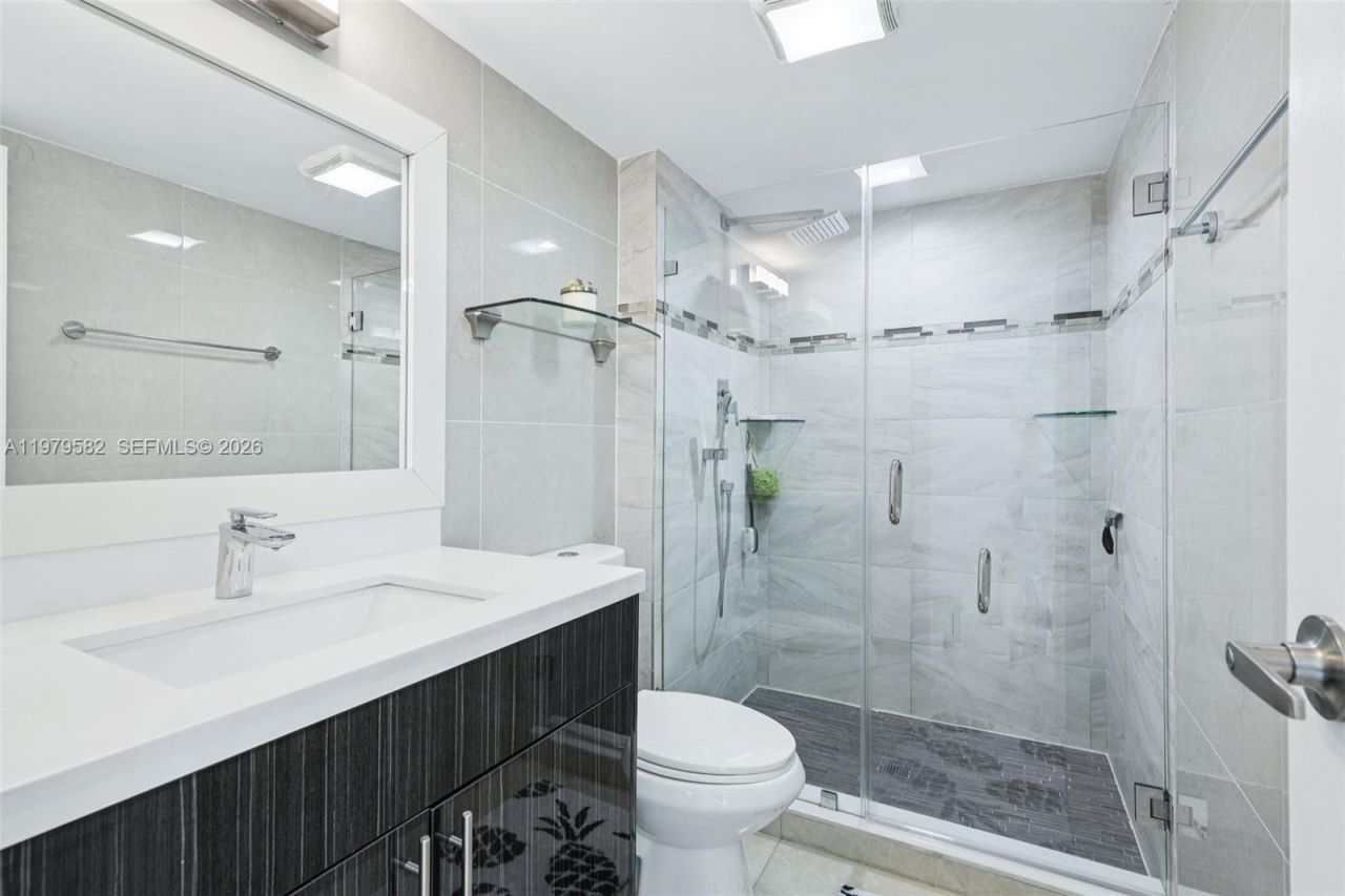 20379 W Country Club Dr , Unit 1436, Aventura, FL 33180 Photo