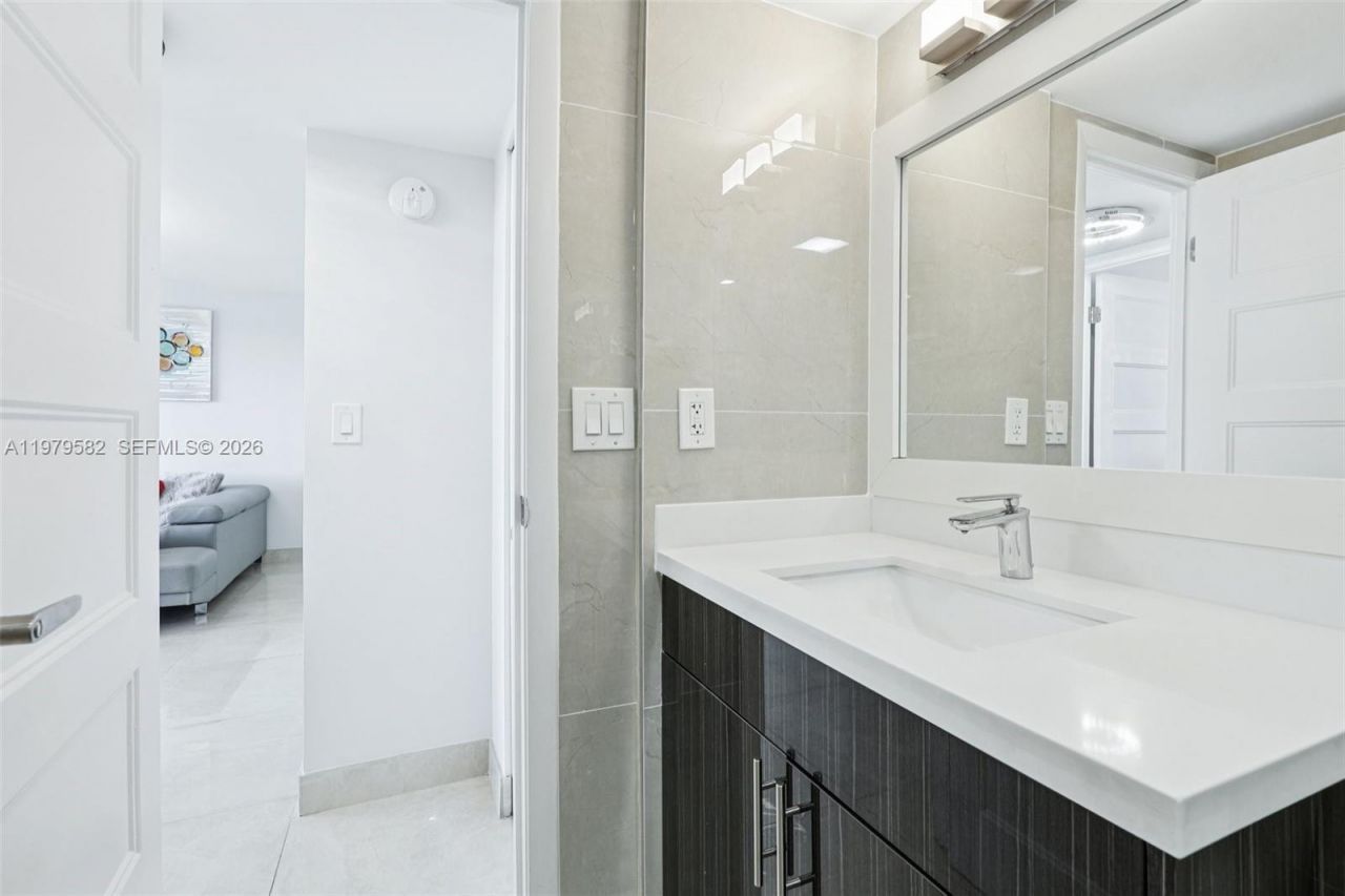 20379 W Country Club Dr , Unit 1436, Aventura, FL 33180 Photo