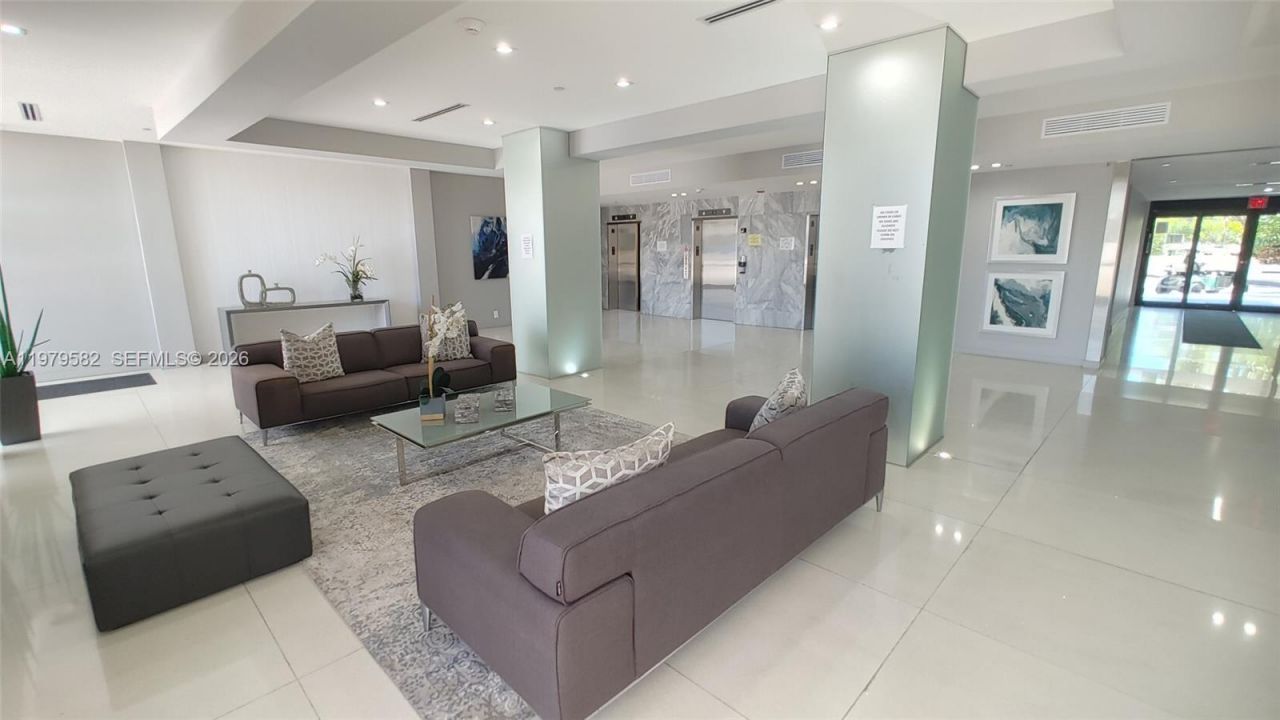 20379 W Country Club Dr , Unit 1436, Aventura, FL 33180 Photo