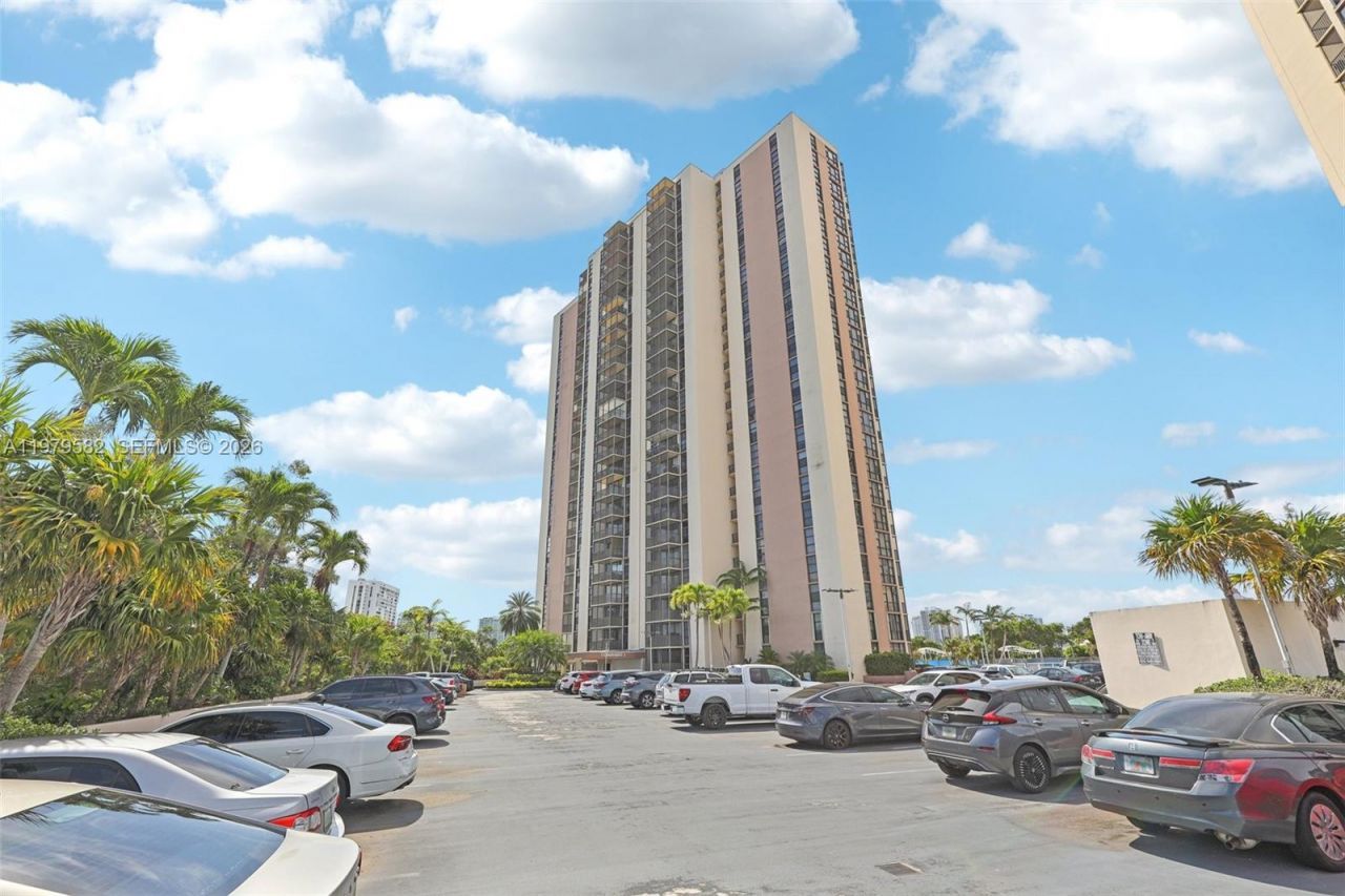 20379 W Country Club Dr , Unit 1436, Aventura, FL 33180 Photo