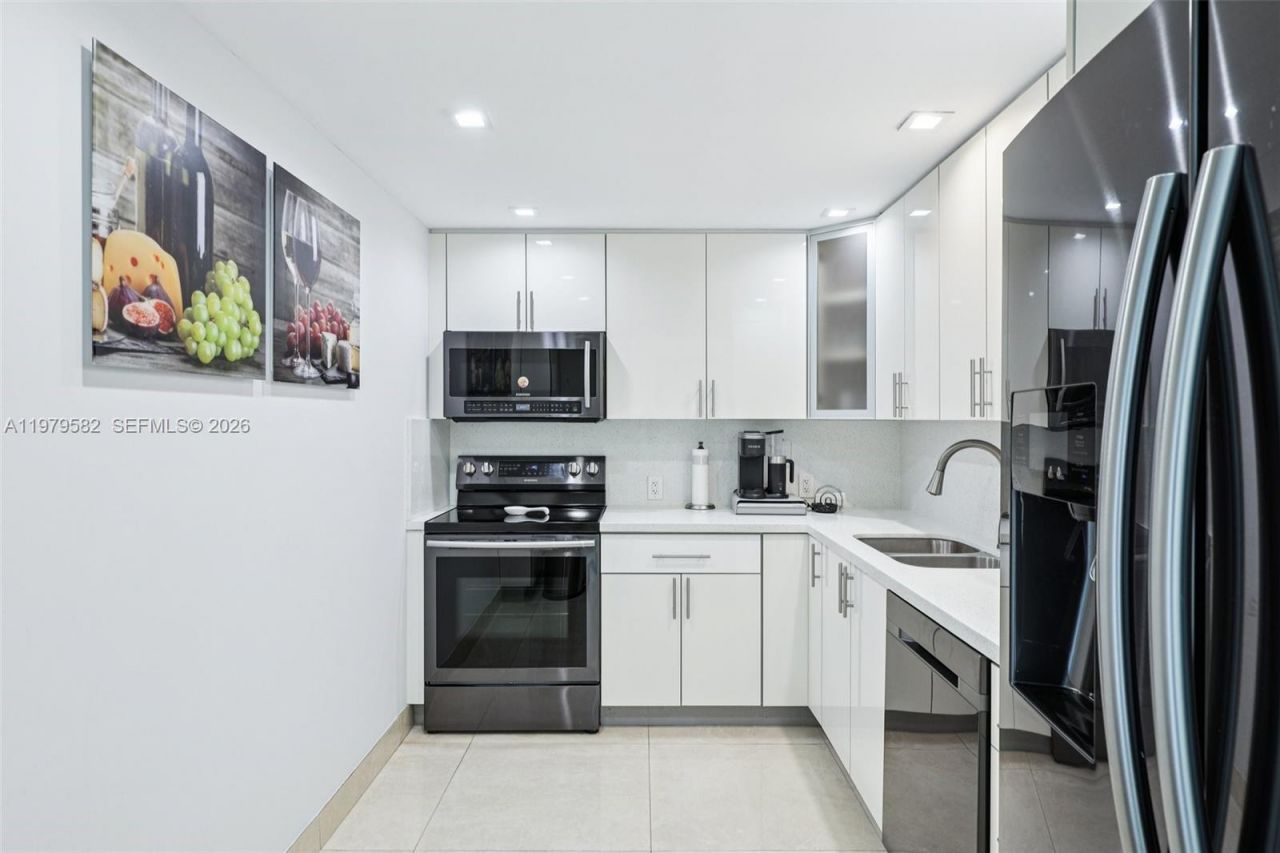 20379 W Country Club Dr , Unit 1436, Aventura, FL 33180 Photo