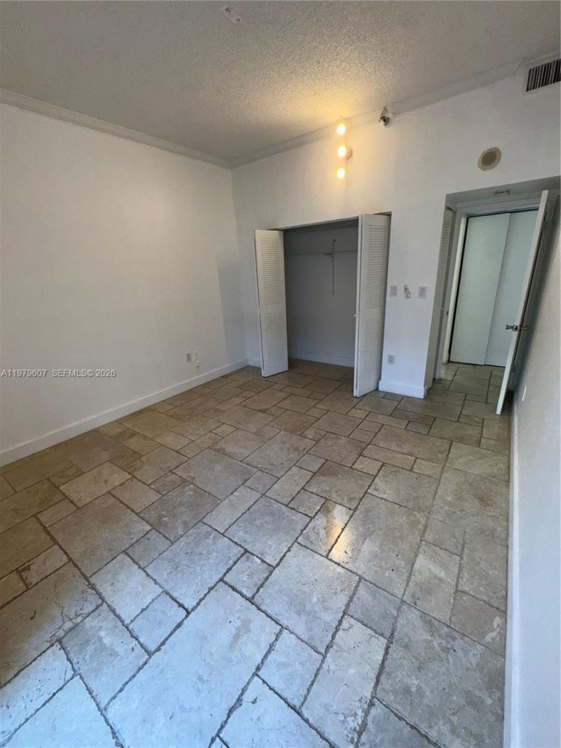 20505 E Country Club Dr , Unit 135, Aventura, FL 33180 Photo