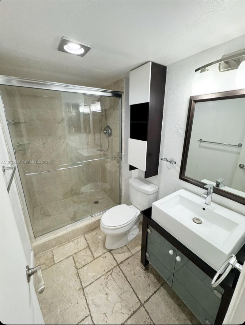 20505 E Country Club Dr , Unit 135, Aventura, FL 33180 Photo