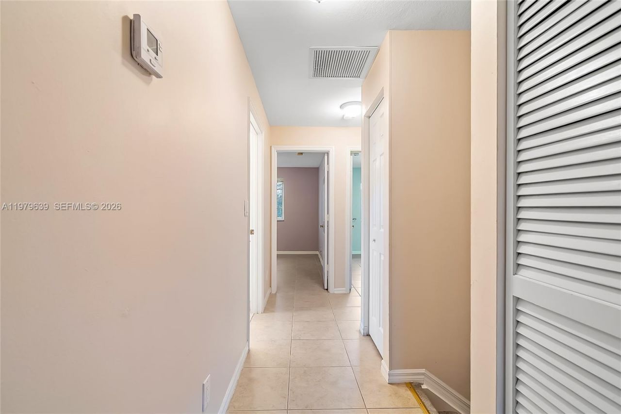 330 SW 2nd Ave, Unit 12, Hallandale Beach, FL 33009 Photo