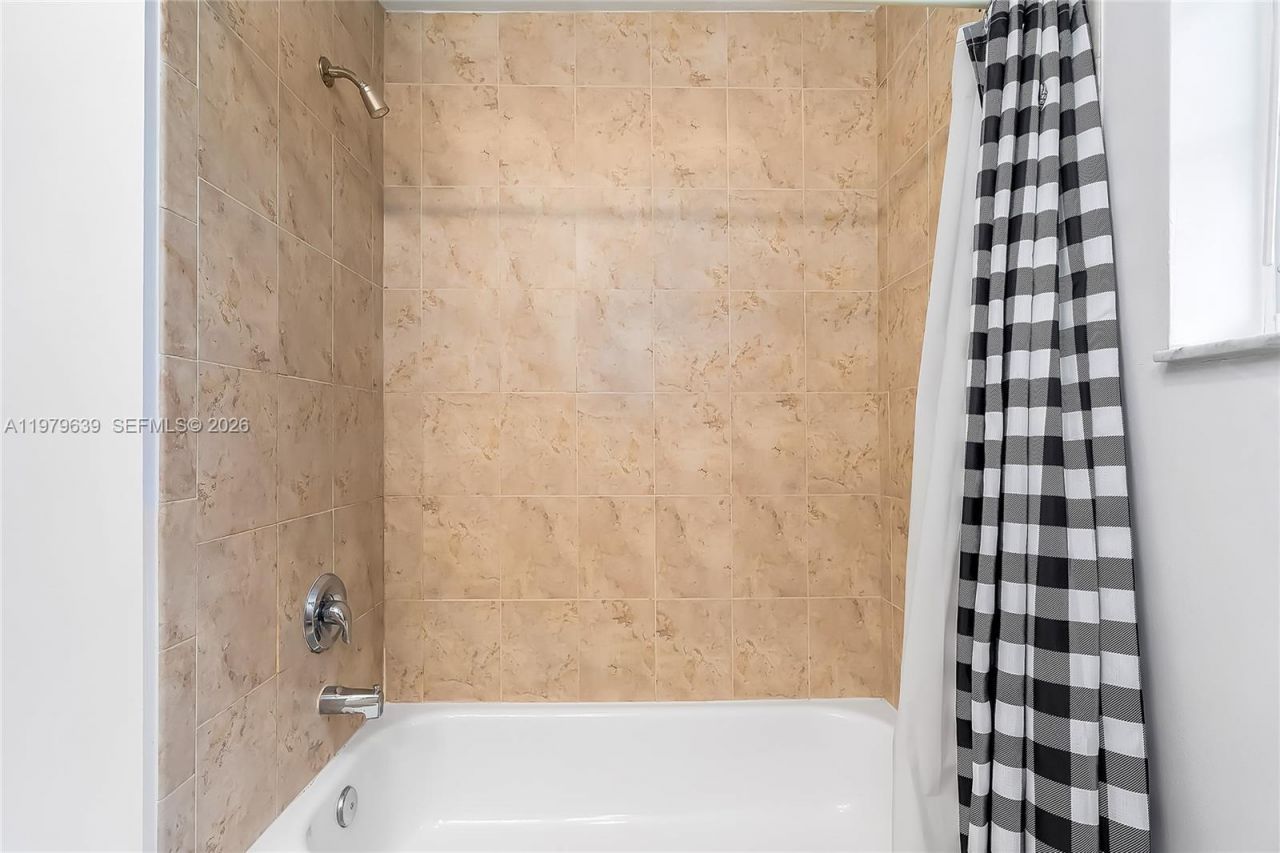 330 SW 2nd Ave, Unit 12, Hallandale Beach, FL 33009 Photo