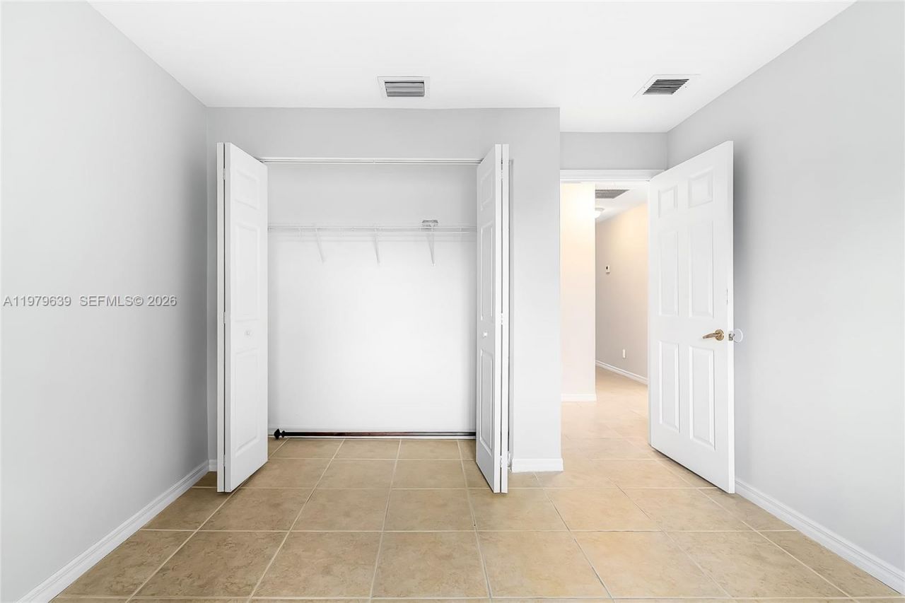 330 SW 2nd Ave, Unit 12, Hallandale Beach, FL 33009 Photo