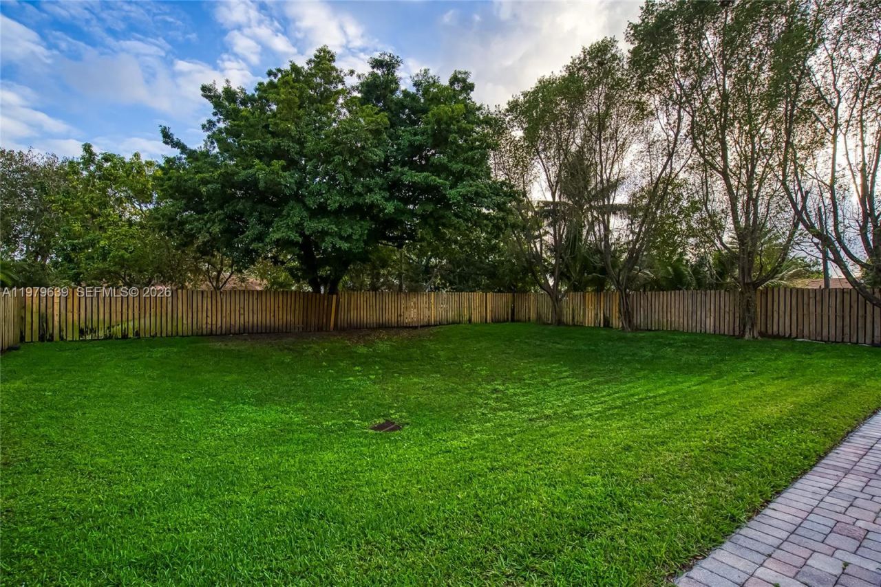 330 SW 2nd Ave, Unit 12, Hallandale Beach, FL 33009 Photo