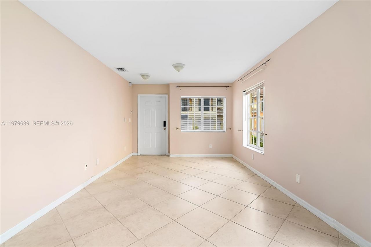 330 SW 2nd Ave, Unit 12, Hallandale Beach, FL 33009 Photo