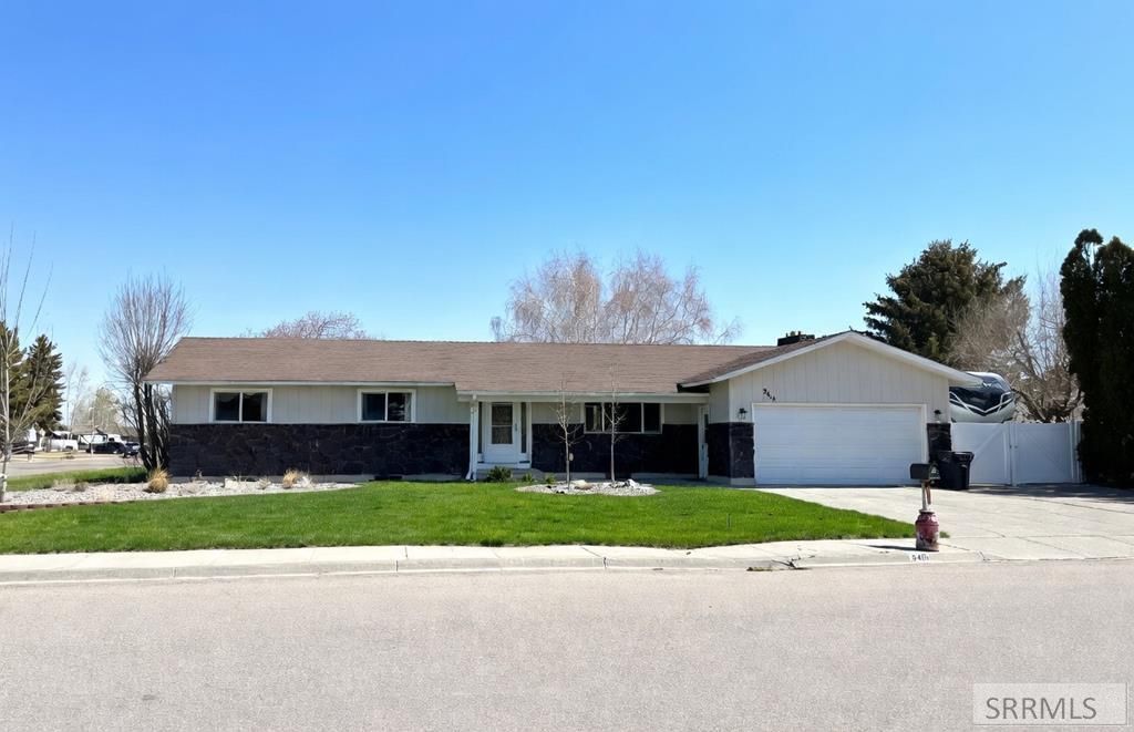 2415 Eastview Drive, Idaho Falls, ID 83401 Main Photo