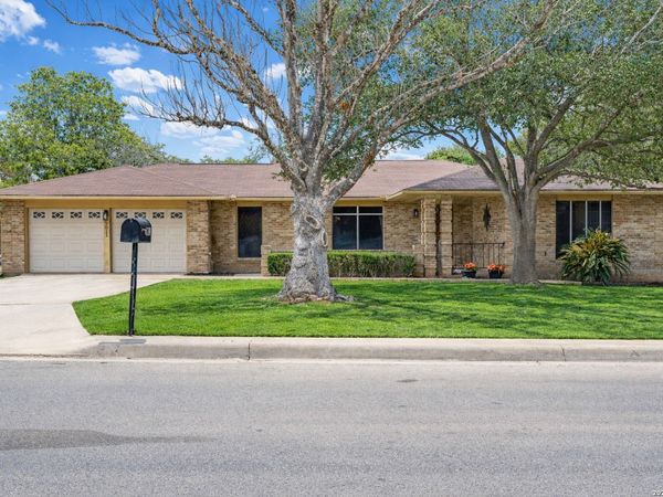2011 Broken Oak, San Antonio, TX 78232