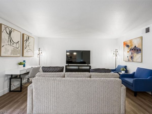5404 River Glen Drive, Unit 353, Las Vegas, NV 89103