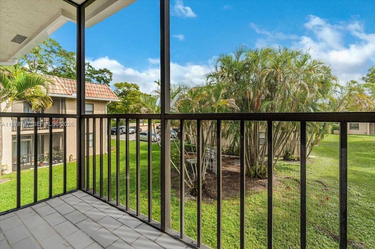 6832 S Palmetto Cir S, Unit 201, Boca Raton, FL 33433 Photo