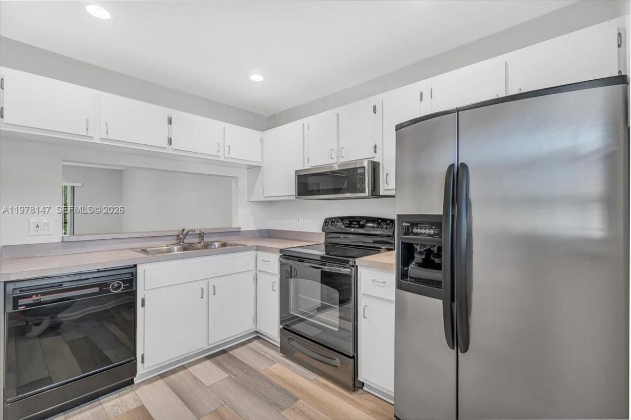 6832 S Palmetto Cir S, Unit 201, Boca Raton, FL 33433 Photo