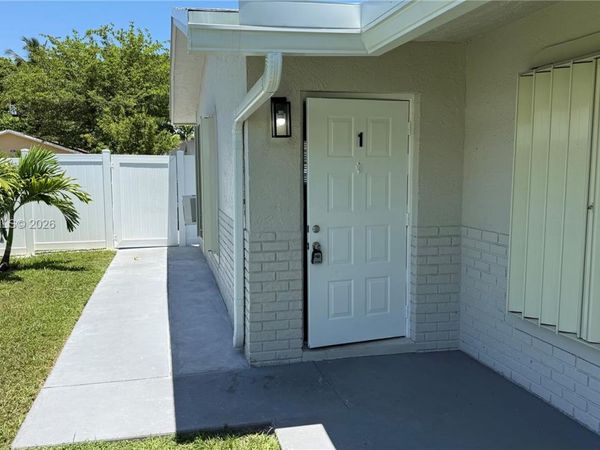 220 NW 12th St , Unit 1-4, Pompano Beach, FL 33060