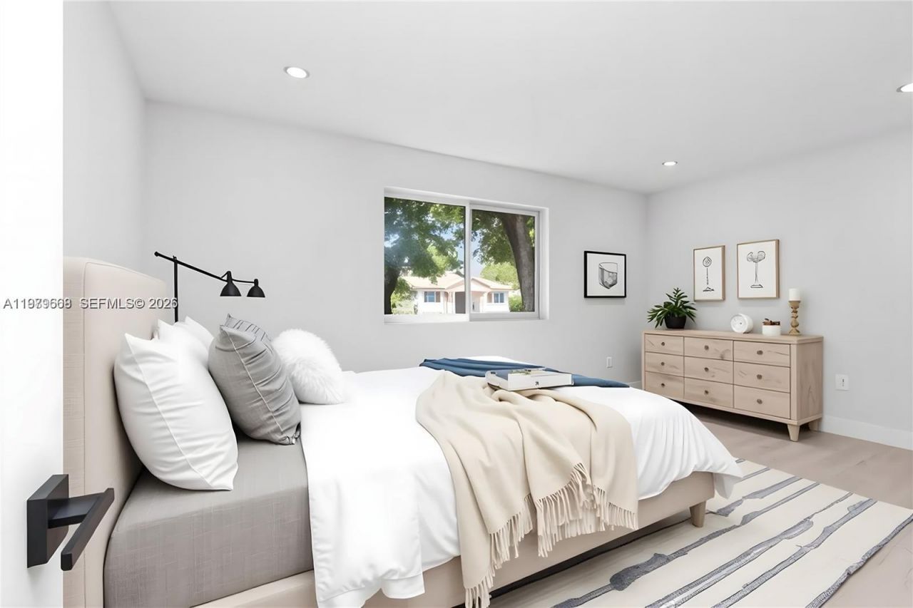 2251 SW 20th St , Miami, FL 33145 Photo