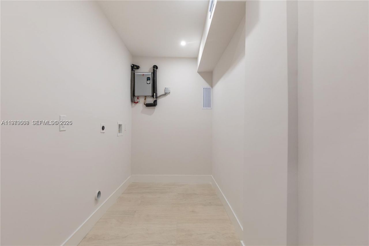 2251 SW 20th St , Miami, FL 33145 Photo