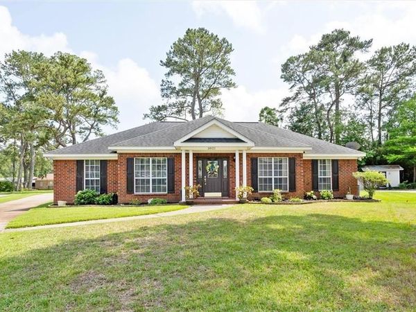 3821 St Andrews Court, Mobile, AL 36693