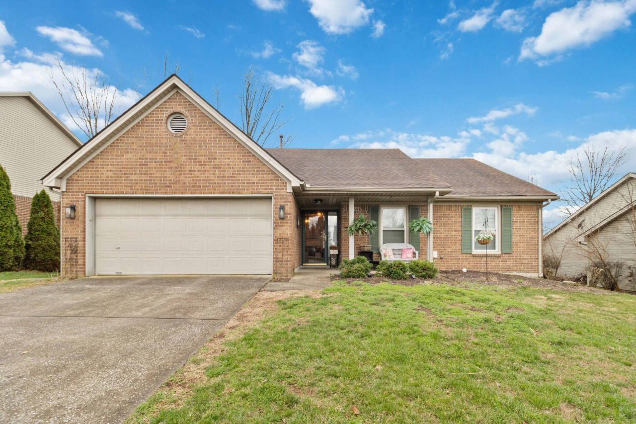 218 Chestnut Lane, Versailles, KY 40383 Main Photo