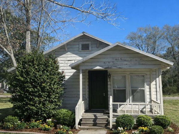 5289 Brown Street , Graceville, FL 32440