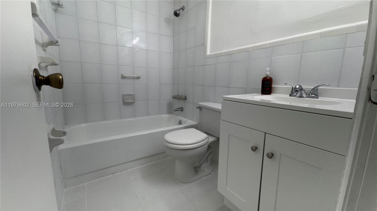 50 Flagami Blvd , Unit 50, Miami, FL 33144 Photo